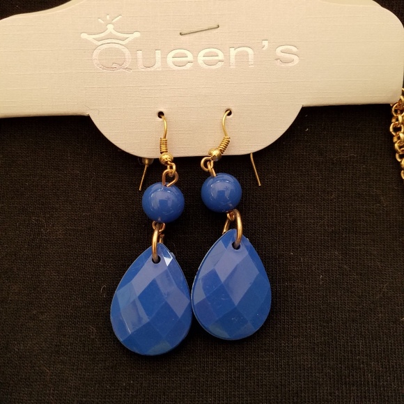 Matching Necklace and Earrings - Picture 4 of 4